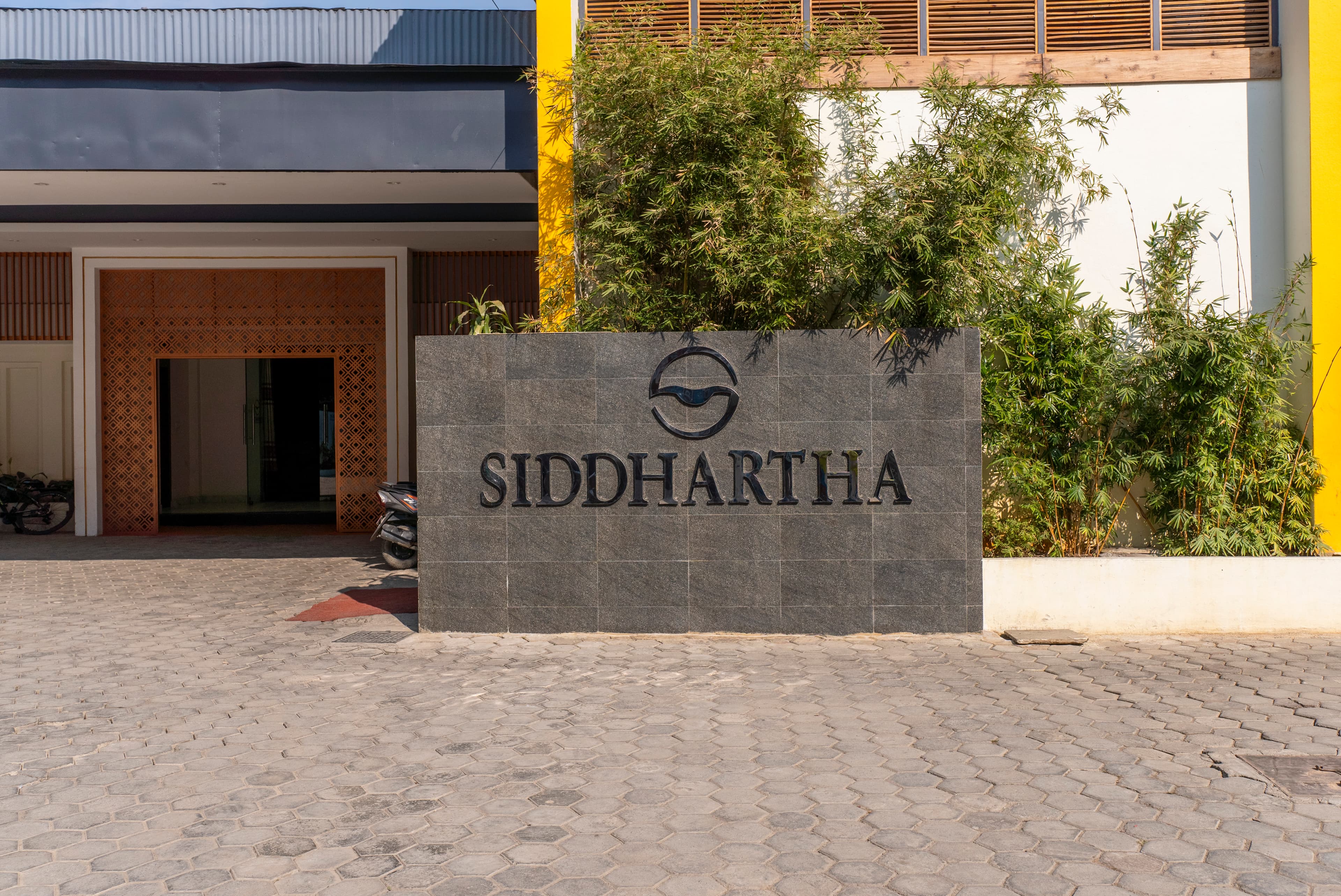Siddhartha Cottage Restaurant & Bar, Tinkune